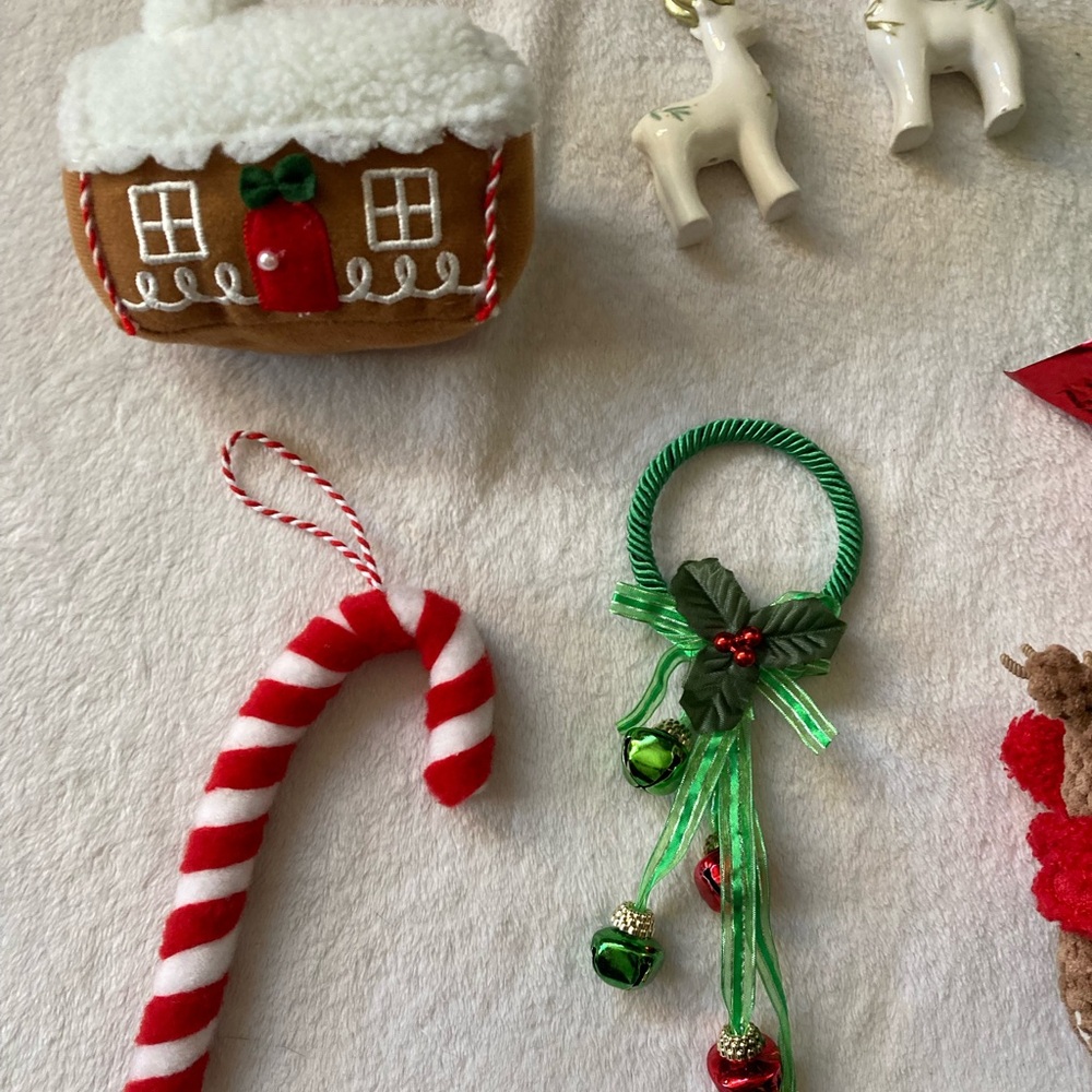 Holiday Decor Set - Picture 2 of 3